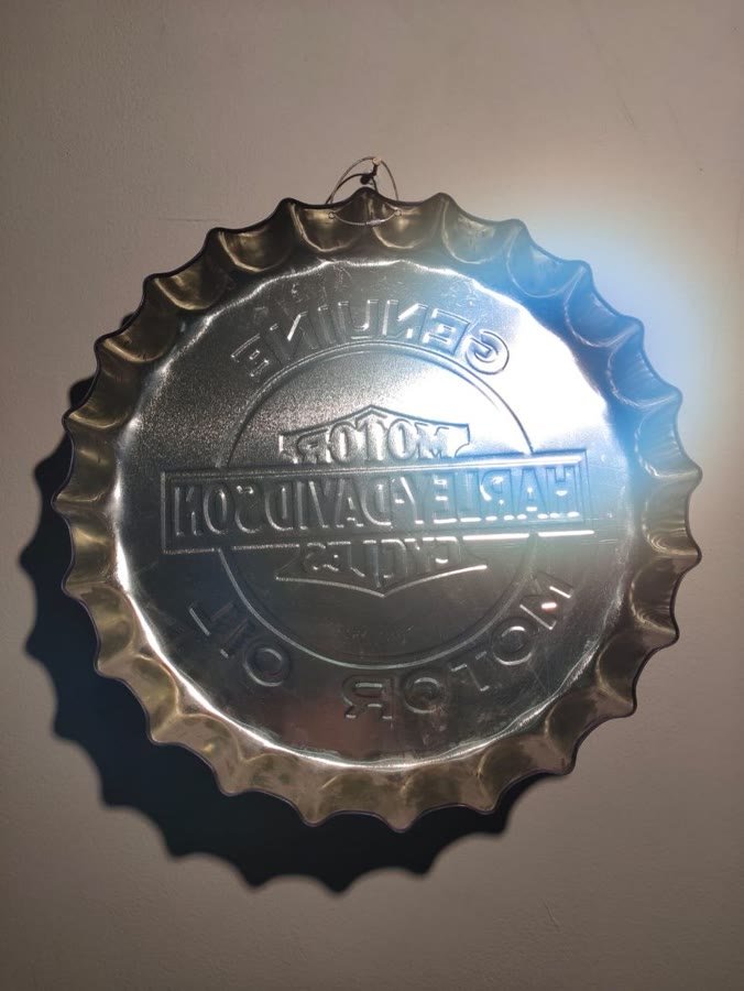 Hiasan Dinding Tutup Botol Harley-Davidson Motor Oil Raksasa