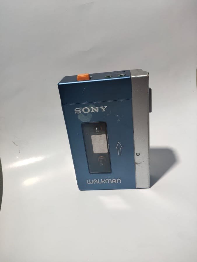 Sony Walkman TPS-L2 — Walkman Pertama (1979)