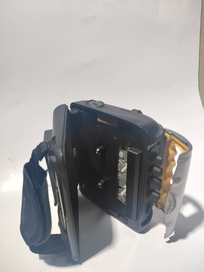 Sony Sports Walkman — Radio Kaset Tuning Digital