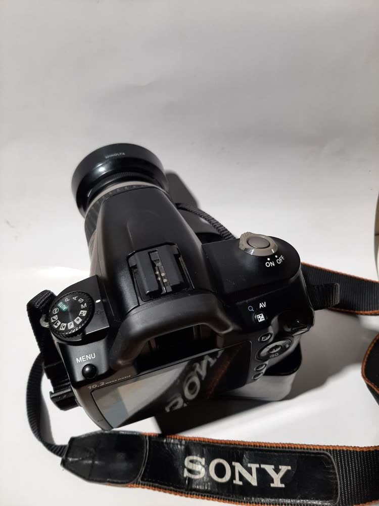 Kamera DSLR Sony Alpha α230 + Lensa Minolta AF Zoom 35–80mm