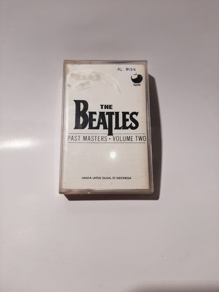 Kaset The Beatles — Past Masters Volume Two (Rilisan Indonesia, Apple Records)
