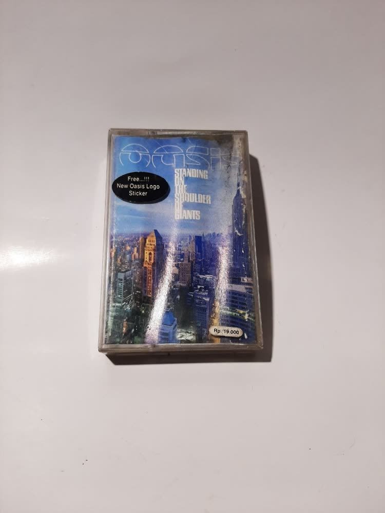 Kaset Oasis — Standing on the Shoulder of Giants (2000) Rilisan Indonesia