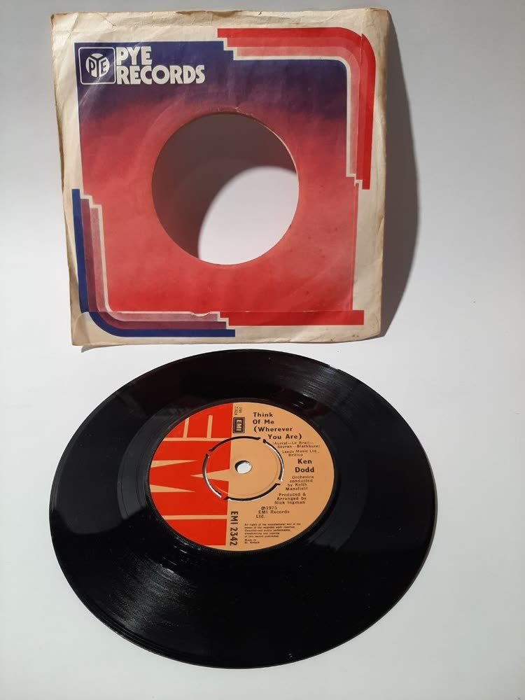 Piringan Hitam Ken Dodd — Togetherness / Think of Me (Single 7", PYE Records, 1975)