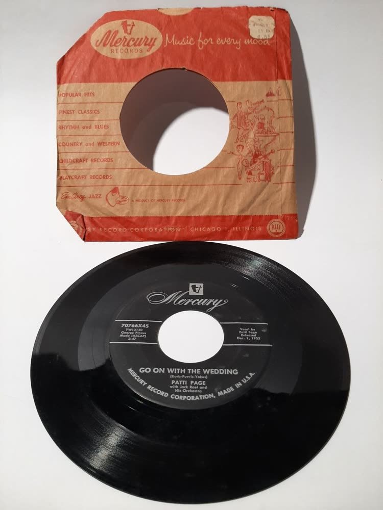 Piringan Hitam Patti Page — The Voice Inside / Go On With the Wedding (Mercury Records, 1955)