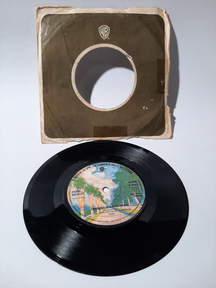 Piringan Hitam Pierre Bachelet — Emmanuelle (Theme Song, Warner Bros. Records, 1974)