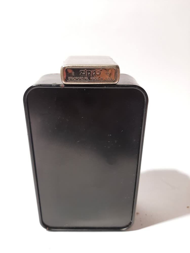 Zippo Lighter Silver Ukiran — Floral & Spade
