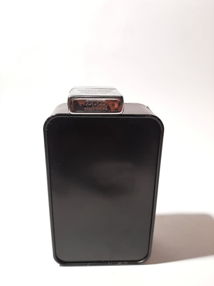 Zippo Lighter Street Chrome — Logo Bintang Klasik