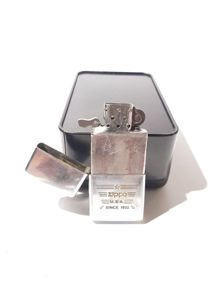 Zippo Lighter Street Chrome — Logo Bintang Klasik