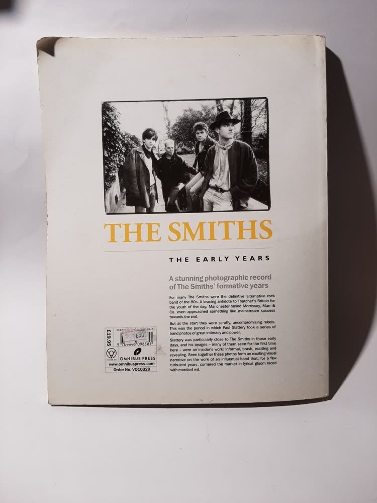Buku Foto — The Smiths: The Early Years (Paul Slattery)