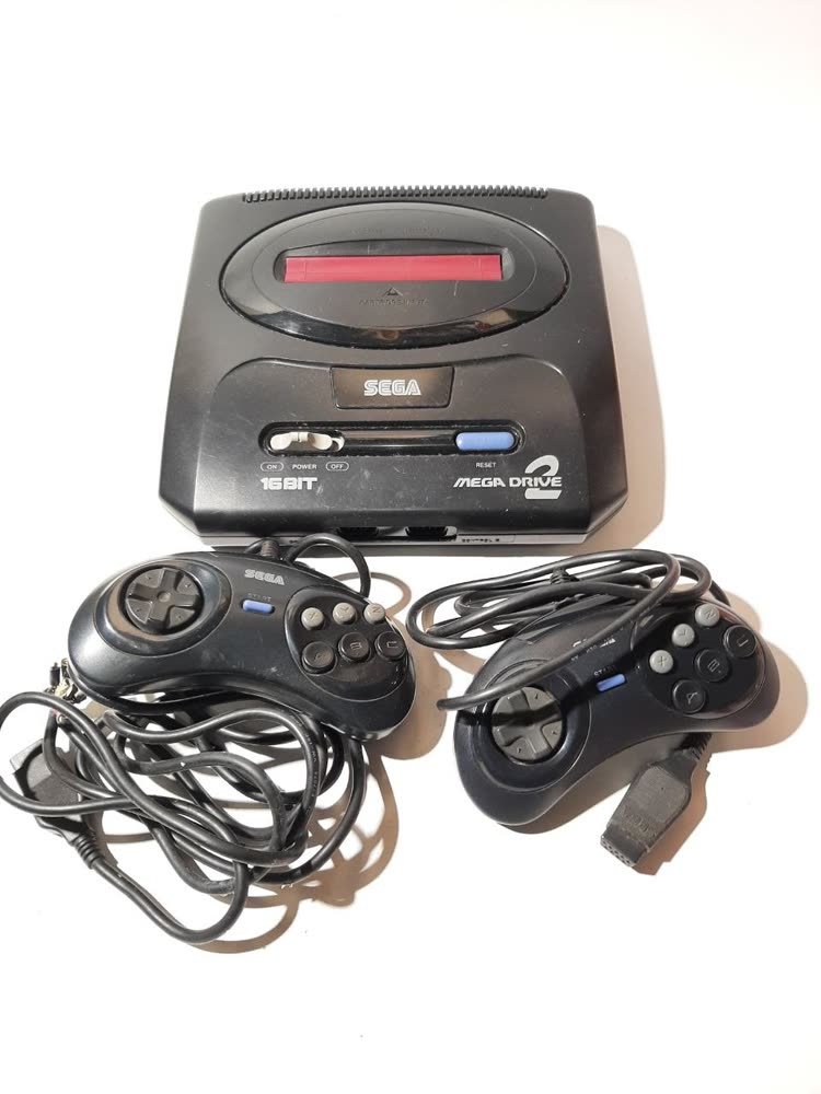 Sega Mega Drive 2 (16-bit) — Konsol Game, Dus Lengkap + 2 Controller