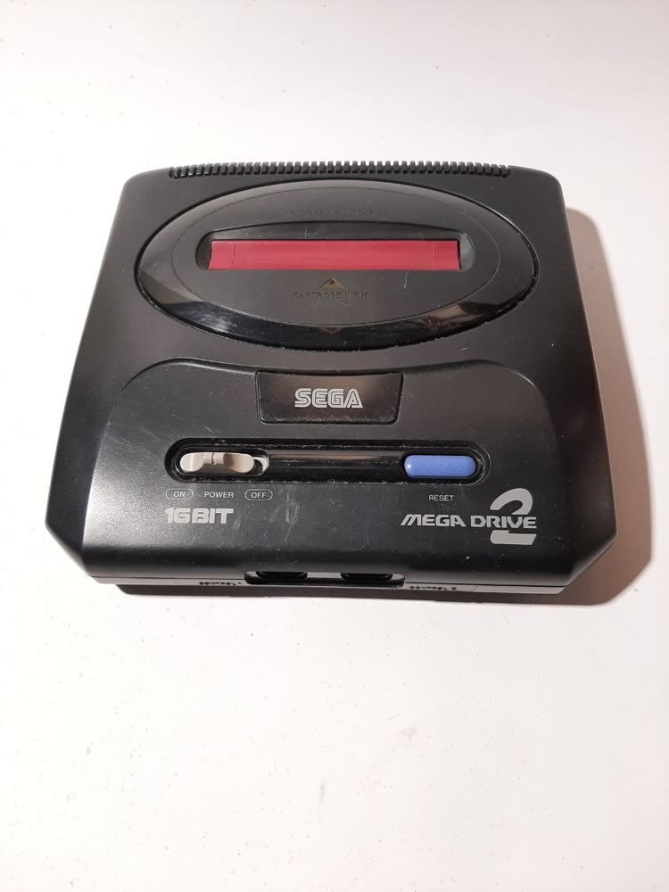 Sega Mega Drive 2 (16-bit) — Konsol Game, Dus Lengkap + 2 Controller